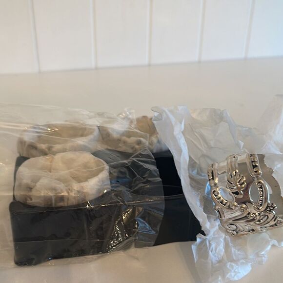 Godinger Silver Plated Napkin Rings - Picture 3 of 6